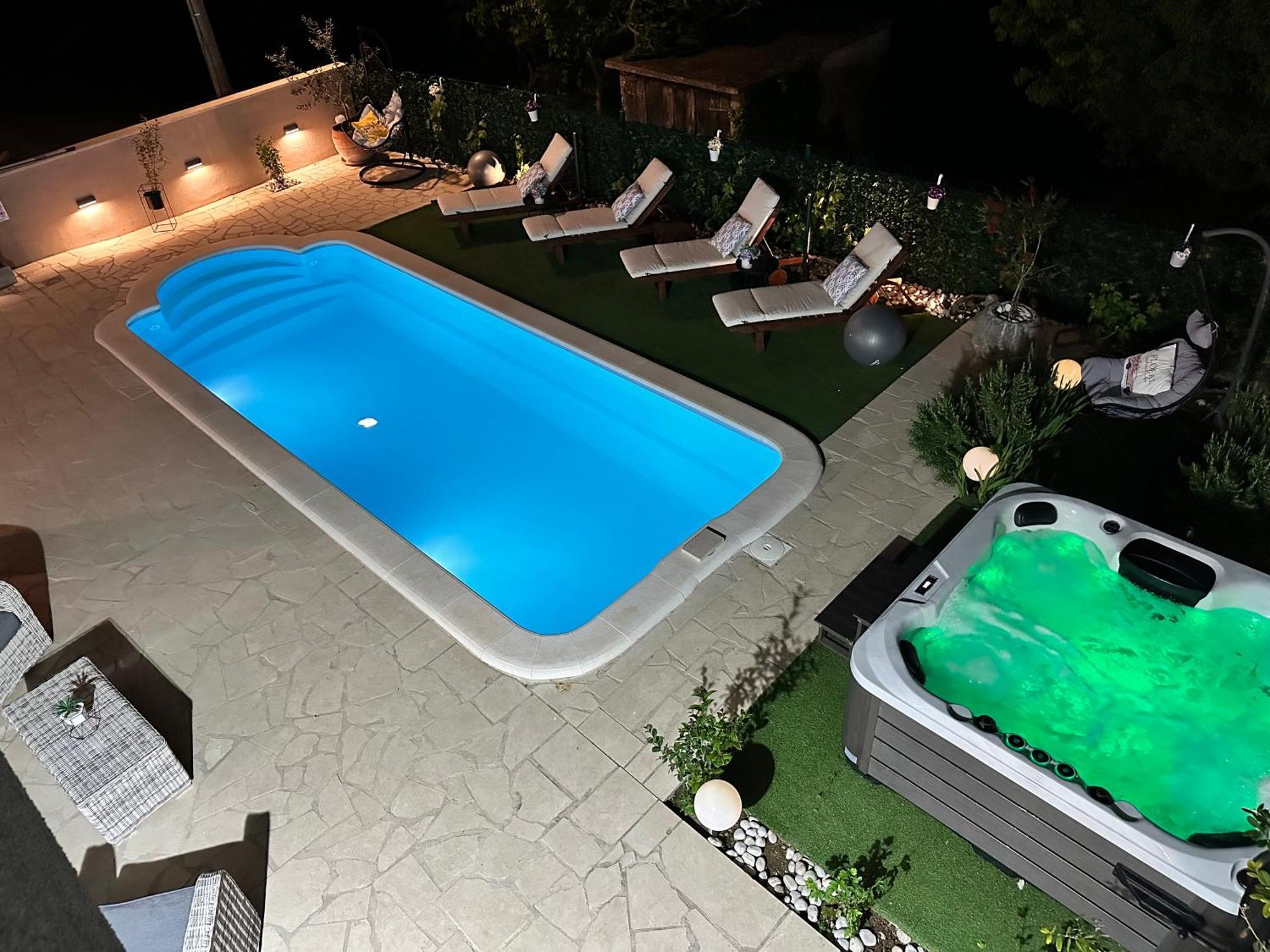 Villa Ivona With Swimming Pool And Jacuzzi Oslje Eksteriør billede
